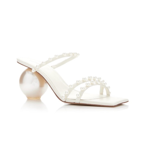 Cult Gaia
Ilona Pearl-Embellished Leather Sandals - Picture 6 of 15